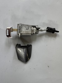 фото thumb №1, Вставка замка двері водія ключ заглушка audi a7 s7 rs7 c8 4n1837879a