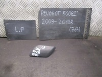 фото thumb №1, Заглушка розпилювача лівий перед peugeot 5008 i 09-13 r.