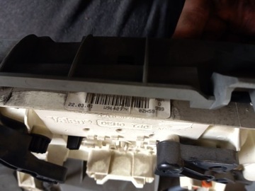 фото thumb №11, Renault trafic vivaro панель воздуховод 8200011725 r6136s440 8200004603 w964097