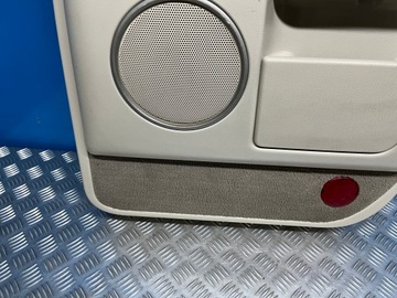 фото thumb №7, Navigator ii 03- боковина оббивка двері праві зад