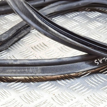 фото thumb №8, Renault zoe 2015 гумова прокладка багажника заднього / na кузов