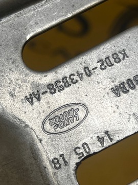 фото thumb №5, Планка кріплення кронштейн панелі range evoque l551