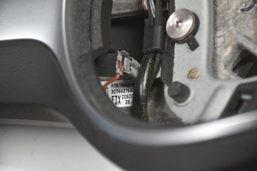 фото thumb №7, Руль многофункциональный bmw 1 f20 f30 f31 м-пакет лепестки