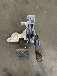 фото thumb №1, Audi a6 c8 каркас педалі 4k1723117