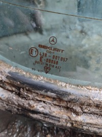 Скло задня задній mercedes w123 sedan Оригінал, фото thumb