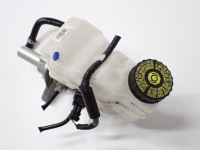 фото thumb №1, Бачок жидкость тормозной помпа усилитель тормозов toyota yaris cross 21r