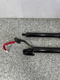 фото thumb №5, Амортизатор крышки багажника левый правые комплект mazda cx-5 cx5 ii 2017-2021