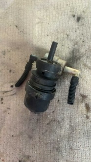 фото thumb №1, Помпа розпилювача скло передньої opel astra h13248320 nr273