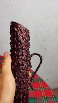 Интересная металлическая ваза и кувшин.