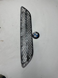 фото thumb №14, Решётка средняя бампера перед bmw e90 e91 7134074