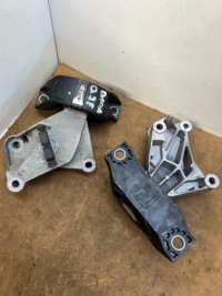 фото thumb №5, Кронштейн подушка кронштейн двигуна 113752043r renault clio iv 0.9 tce sandero