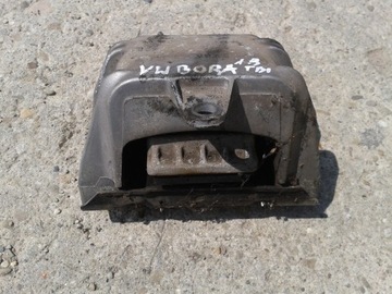 Подушка двигателя VW Bora 1.9 TDI 115 км 1J0199555
