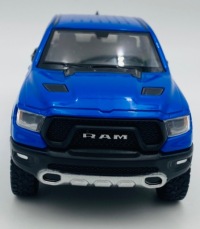 RAM 1500 Rebel Crew Cab 2019 1:27 Motormax 79358 синий