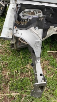 фото thumb №1, Mercedes ml w164 164 чверть права фартух лонжерон