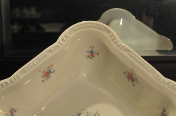 Koenigszelt Karola ecru квадратный салатник 24,5 x 24,5 x 6,5 см цветы