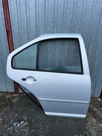 фото thumb №1, Двері праве задня задні vw bora sedan