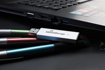 Флеш-накопитель MediaRange 64 ГБ USB 3.0, серебристый, с выдвижным механизмом