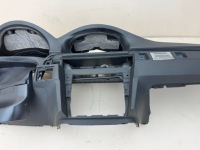фото thumb №9, Bmw e90 e91 04-09r торпедо роздавальна капот консоль