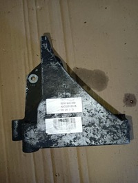 фото thumb №1, Кронштейн кронштейн радиатора выхлопных газов egr renault 2.5 cdi i 8200908659