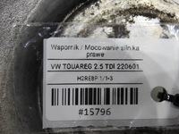 фото thumb №8, Лапи двигателя правая vw touareg i 2.5 tdi 070199308a