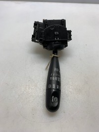 фото thumb №1, Перемикач двірник toyota оригінальний номер 173647