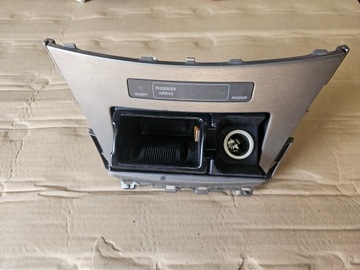 фото thumb №2, Toyota avensis t27 09-14 попільничка прикурювач