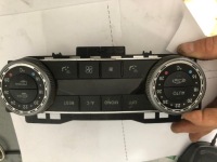 фото thumb №1, Mercedes w204 панель климат-контроль 2048309985