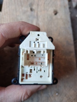 фото thumb №7, Kia sportage iii перемикач регулювання дзеркал 10-