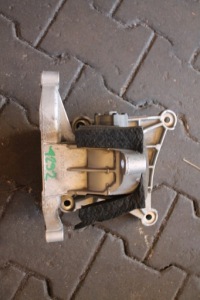 фото thumb №1, 1292. кронштейн двигателя porsche cayman 9a137501105