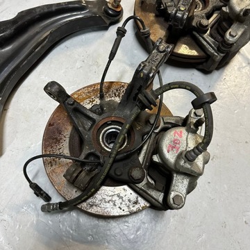 фото thumb №2, Renault zoe левая поворотный кулак амортизатор ступица