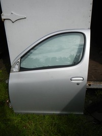 фото thumb №1, Дверь перед левая toyota yaris verso полный