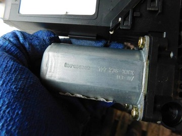 фото thumb №8, Porsche cayenne i 03-10 двигунчик скла правий зад