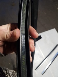 фото thumb №8, Mercedes w251 прокладка скло кузовний права ліва