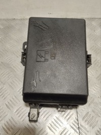 Maserati quattroporte 2014 коробка запобіжників / комплект 670007387 в Україні, фото thumb