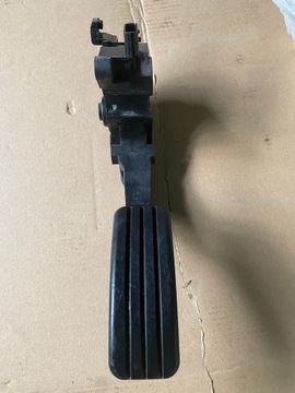 фото thumb №1, Педаль газу renault megane iii 180020022r