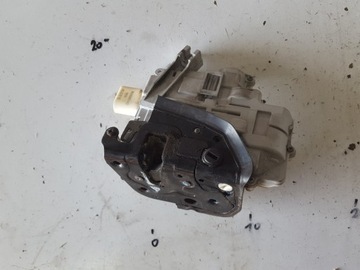 фото thumb №1, Audi a3 8p 04-12r замок двері правий зад 7 контактів 4f0839016