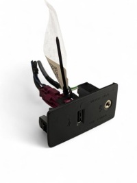 фото thumb №1, Volvo xc90 2016 разъём / соединитель usb 31389705