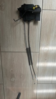 фото thumb №1, Замок дверь левый зад 2 pin 81410-1j020 hyundai i20