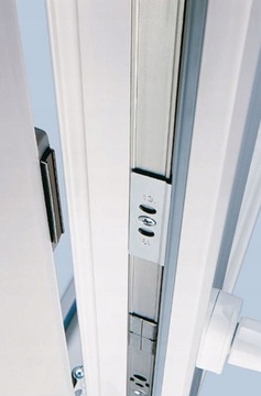 ЗАЩЕЛКА ROTO BALCONY, магнитная, для ОДНОСТВОРЧАТЫХ дверей, ручка БЕЛАЯ