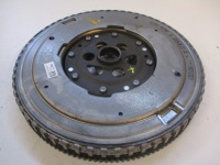 фото thumb №1, Колесо маховик renault kadjar 1,3tce 123107079r