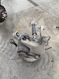 фото thumb №10, Macan 95b поворотный кулак правая зад 8r0505436c