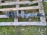 фото thumb №1, Dacia duster i 4wd амортизатор пружина левый задняя