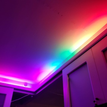 КОМПЛЕКТ КОНТРОЛЛЕРА СВЕТОДИОДОВ RGB ЧЕРНЫЙ С ПУЛЬТОМ РАДИО ДЛЯ RGB ЛЕНТ 216Вт 12В/24В