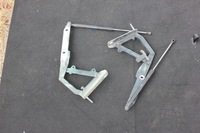 фото thumb №1, Land rover discovery 4 кронштейн капот передний левый