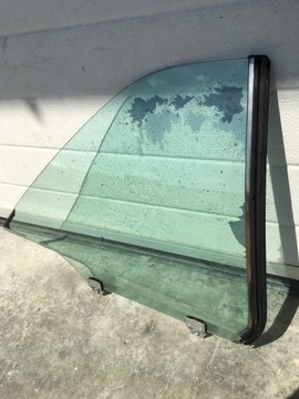 фото thumb №1, Стекло боковая правая зад задняя mercedes w124 купе c124 ce