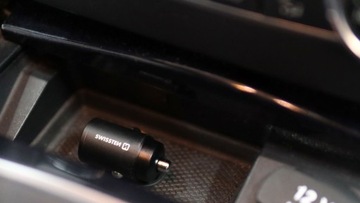 Автомобильное зарядное устройство SWISSTEN USB-C 30 Вт для прикуривателя