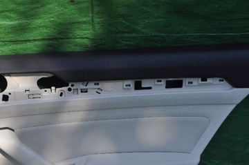 фото thumb №7, Боковина оббивка двері праві задні vw passat b8