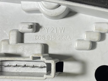 фото thumb №13, Лампа задняя vw polo iv 6q6945258a серый