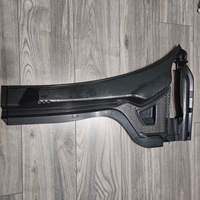 фото thumb №1, Панель под лобовым стеклом audi a1 82b819404c 82c 819404c правые перед