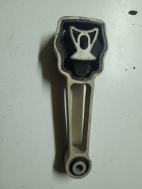 фото thumb №1, Volvo s60 кронштейн двигуна